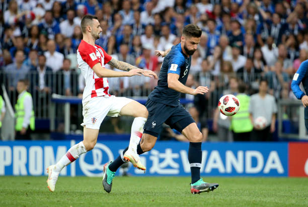 的表现令人 的表现令人